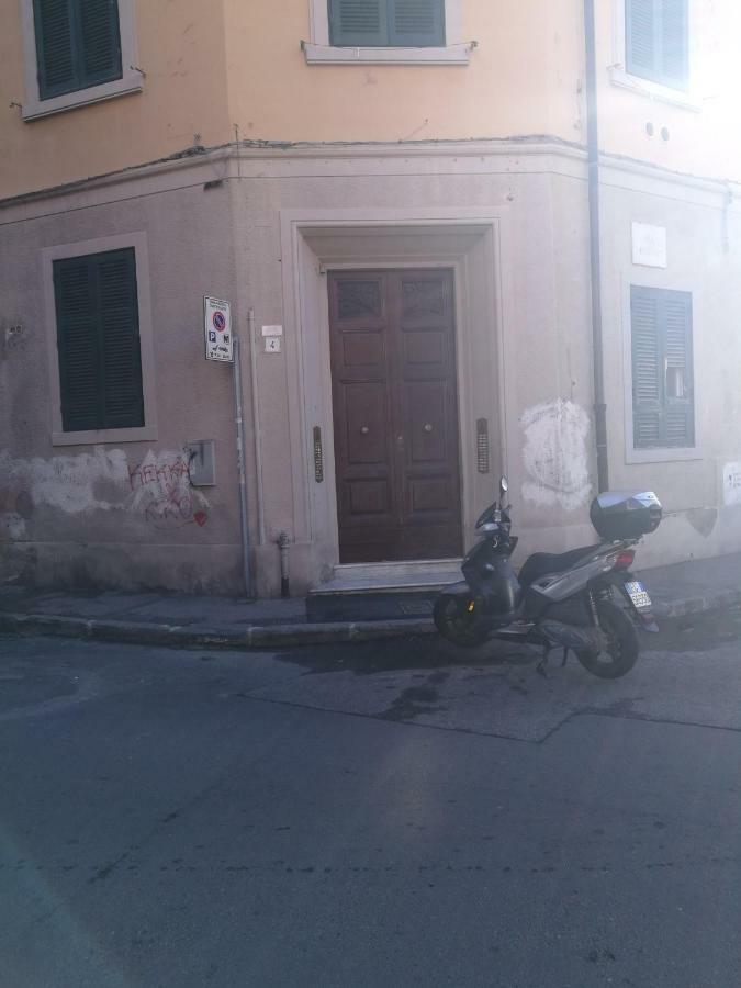 Apartamento Casa L'abbraccio Livorno Exterior foto